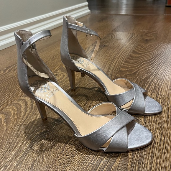 Vince Camuto sandals, very good condition - Picture 3 of 3